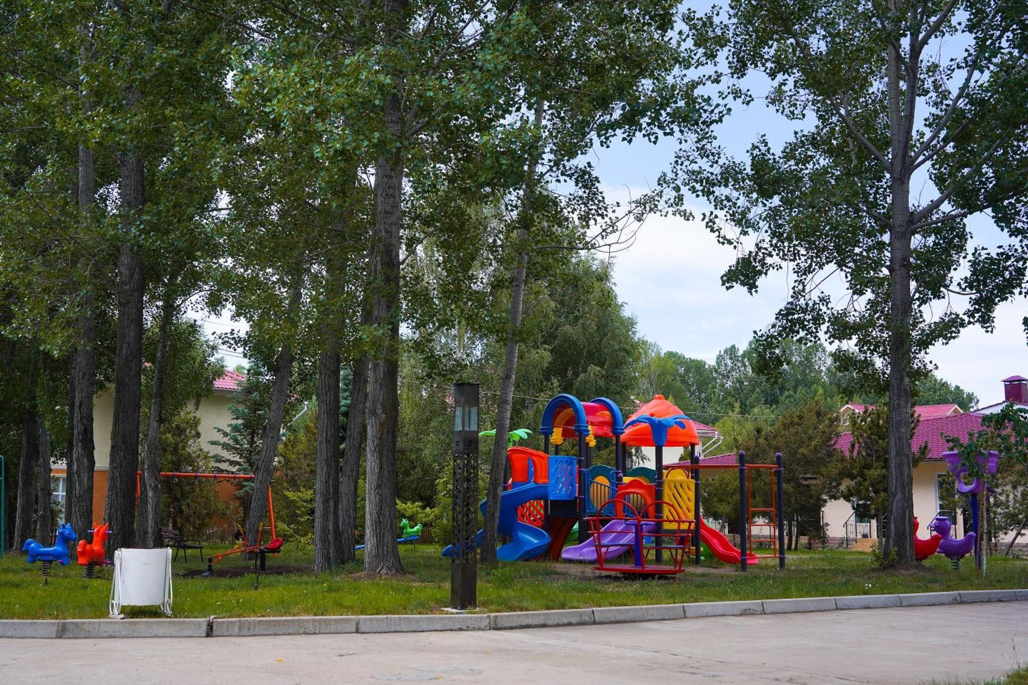 Talisman Village Hotel Bosteri Buitenkant foto