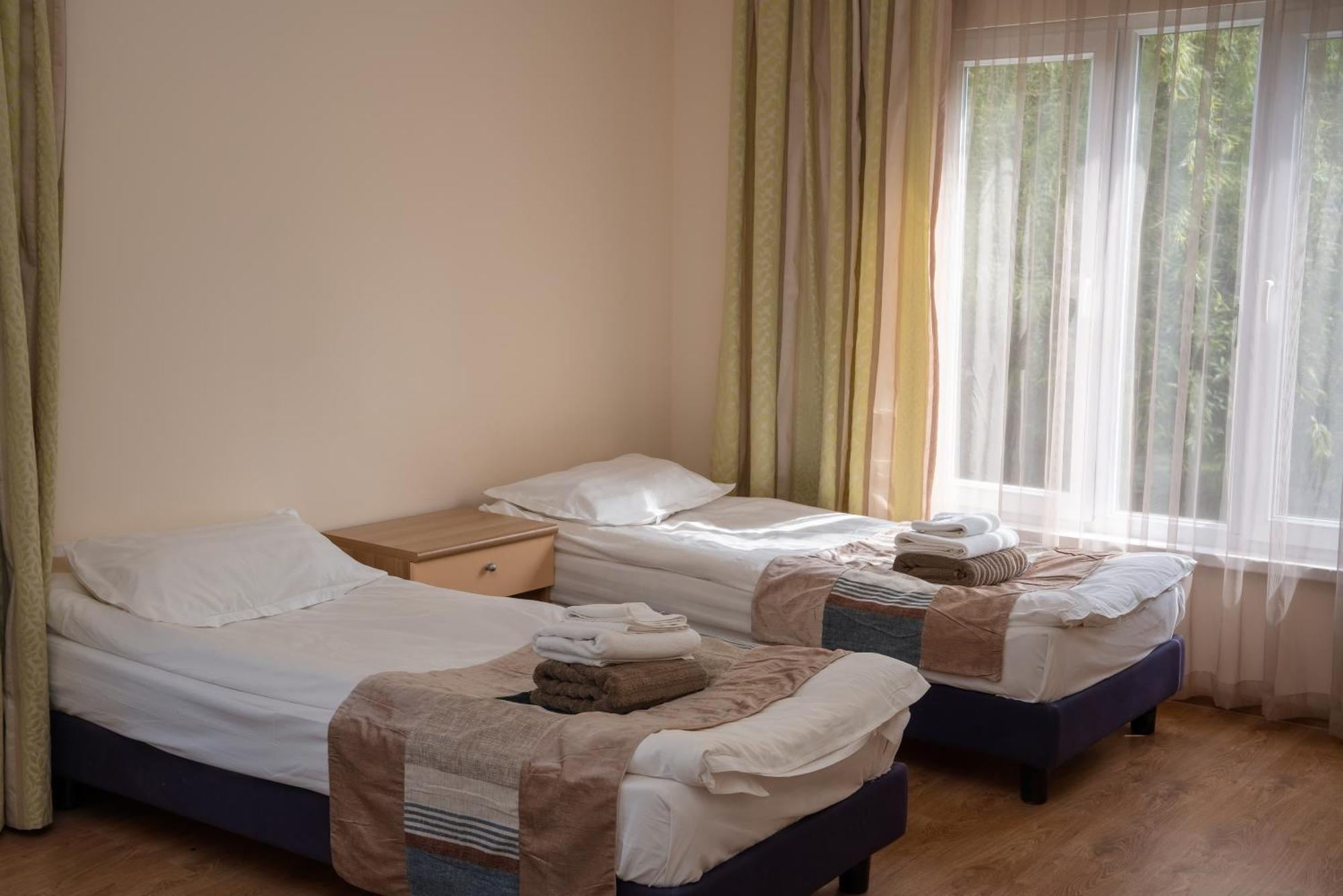 Talisman Village Hotel Bosteri Buitenkant foto