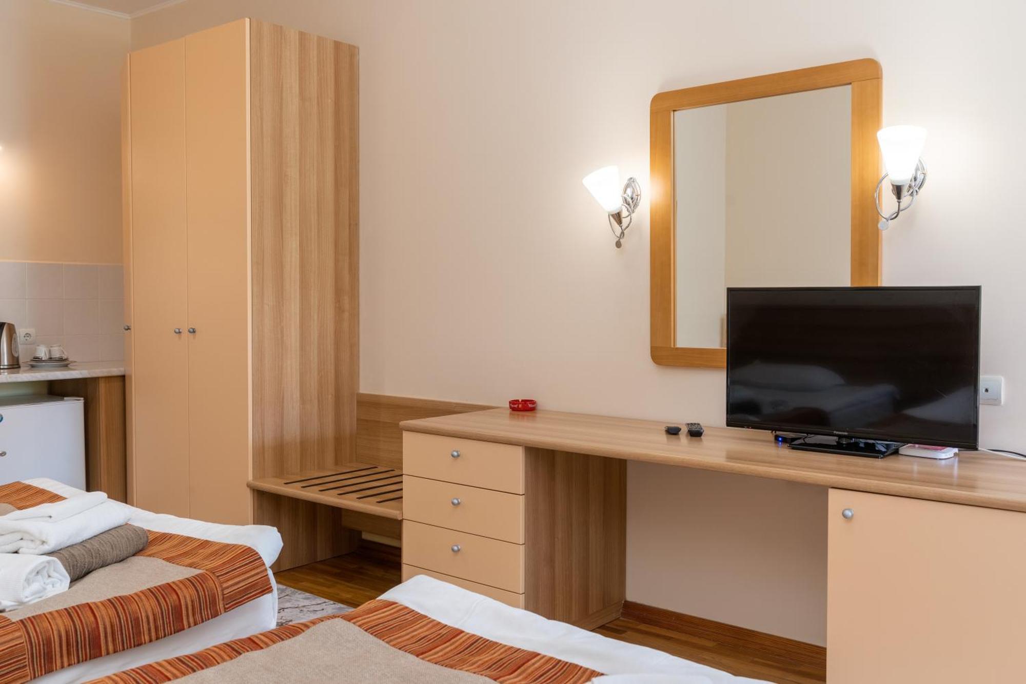 Talisman Village Hotel Bosteri Buitenkant foto