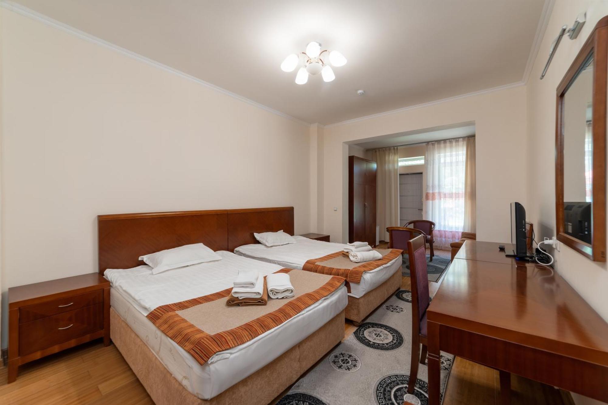 Talisman Village Hotel Bosteri Buitenkant foto