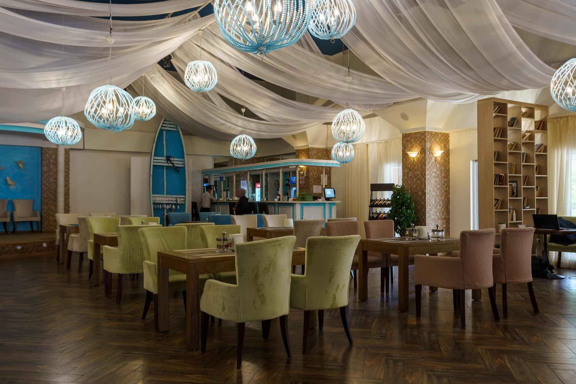 Talisman Village Hotel Bosteri Buitenkant foto