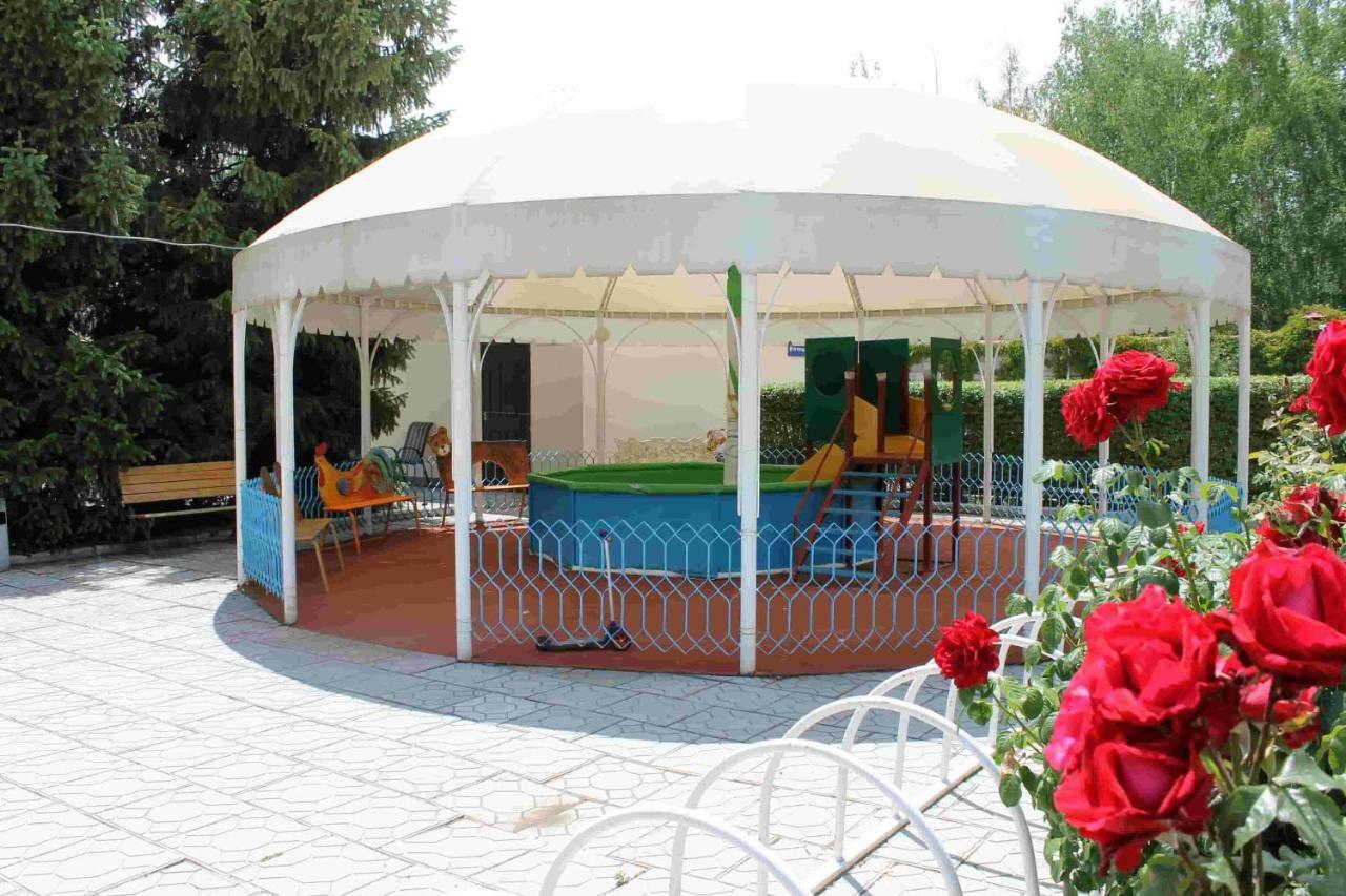 Talisman Village Hotel Bosteri Buitenkant foto
